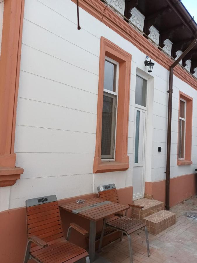 Апартаменты Casa Liveni Бухарест Экстерьер фото